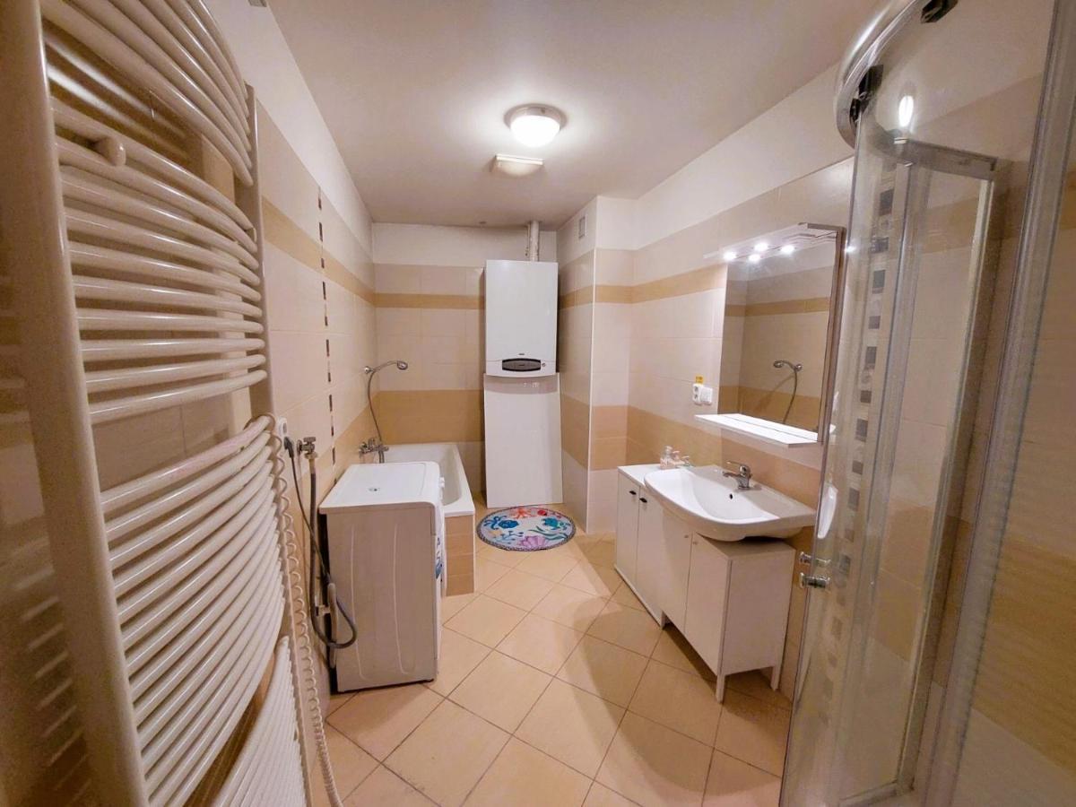 Prostorny Byt V Centru 3 Kk 80 M2 Hradec Králové Екстериор снимка